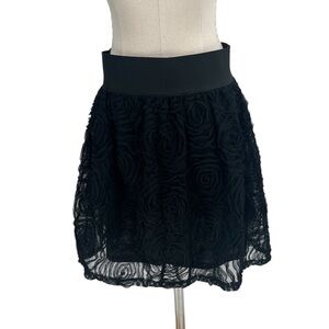 NWT Xhilaration Black Tulle Rose Patterned Mini Skirt Size Medium Women’s